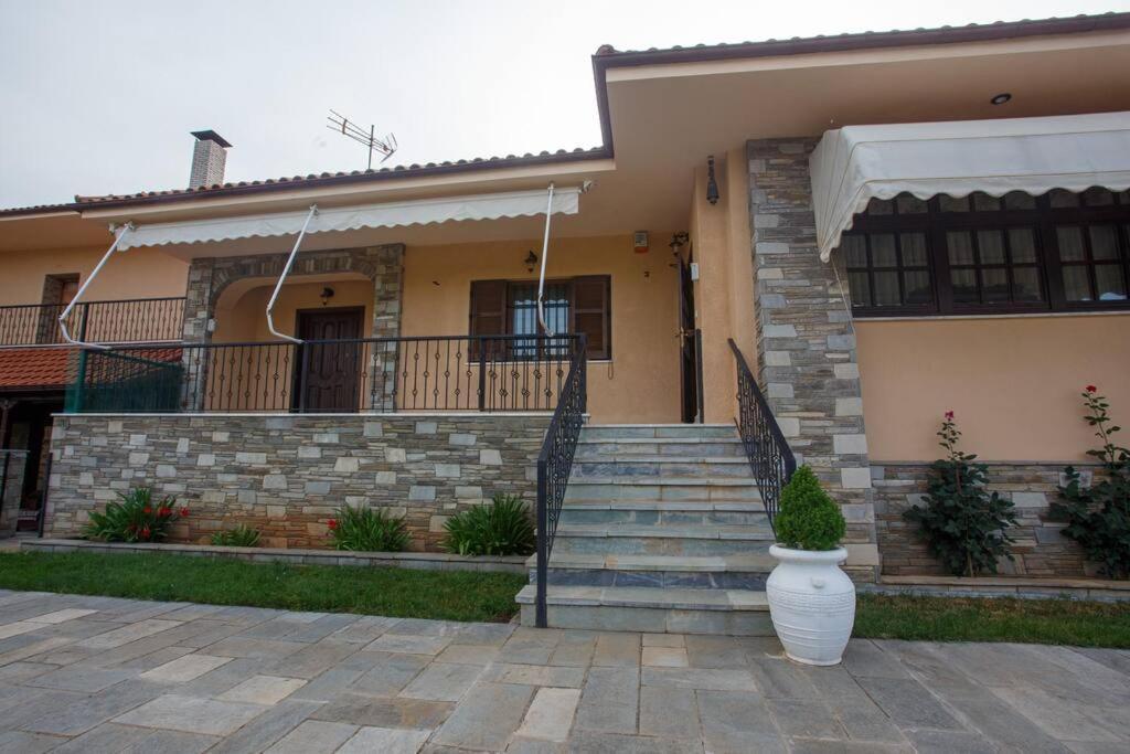 Βίλα Για Όλες Τις Εποχές Του Χρόνου Kozani Exterior photo